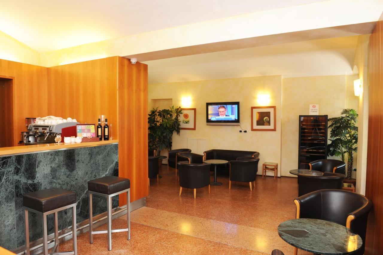 Dimora Del Barone Hotel Romagnano Sesia Bagian luar foto