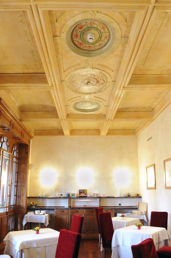 Dimora Del Barone Hotel Romagnano Sesia Bagian luar foto