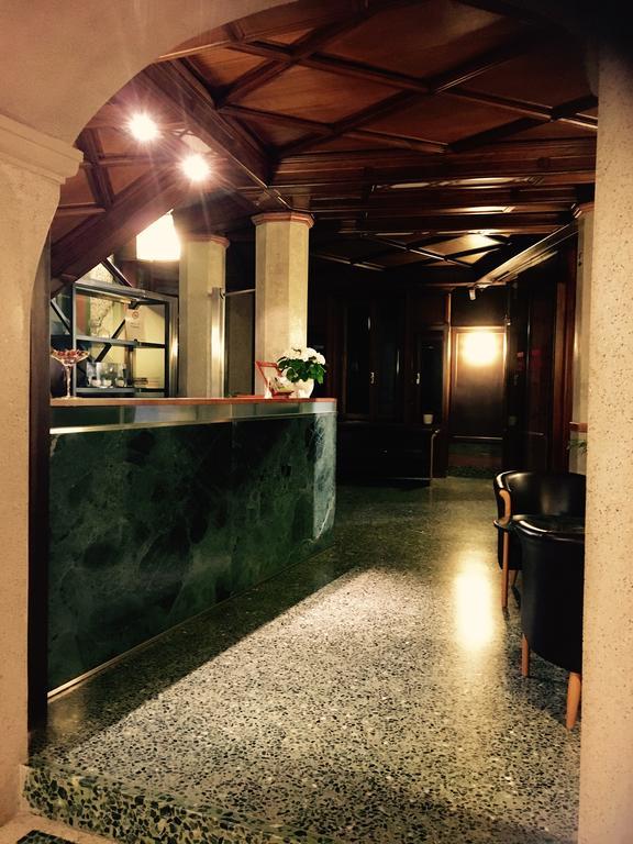 Dimora Del Barone Hotel Romagnano Sesia Bagian luar foto