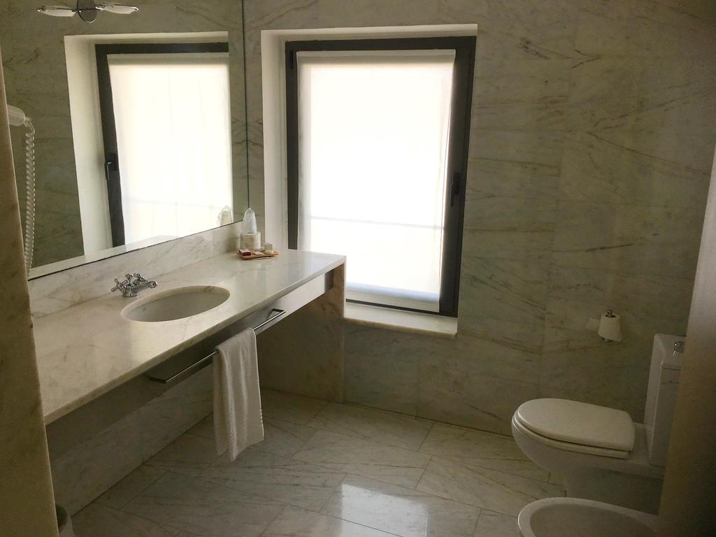Dimora Del Barone Hotel Romagnano Sesia Bagian luar foto