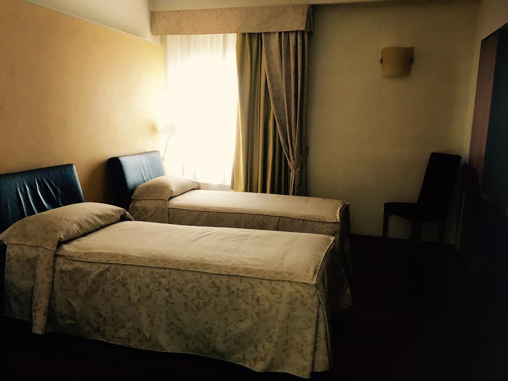 Dimora Del Barone Hotel Romagnano Sesia Bagian luar foto