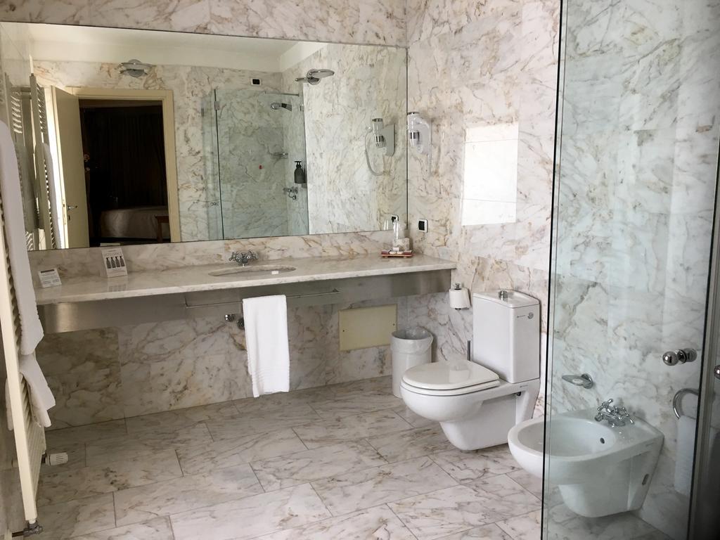 Dimora Del Barone Hotel Romagnano Sesia Bagian luar foto